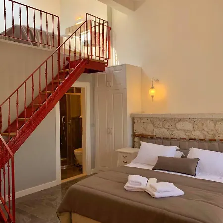 Dem Butik Alacati Homestay *